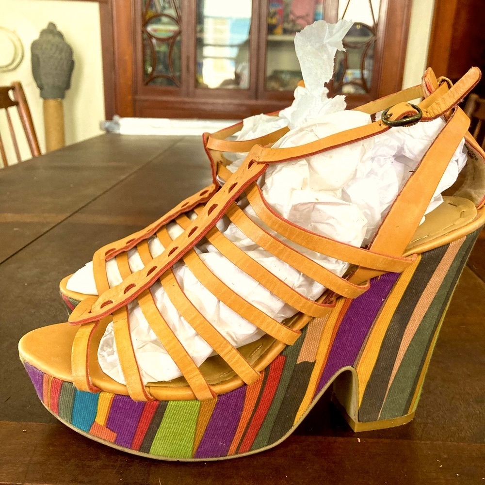 NINE WEST platform sandals